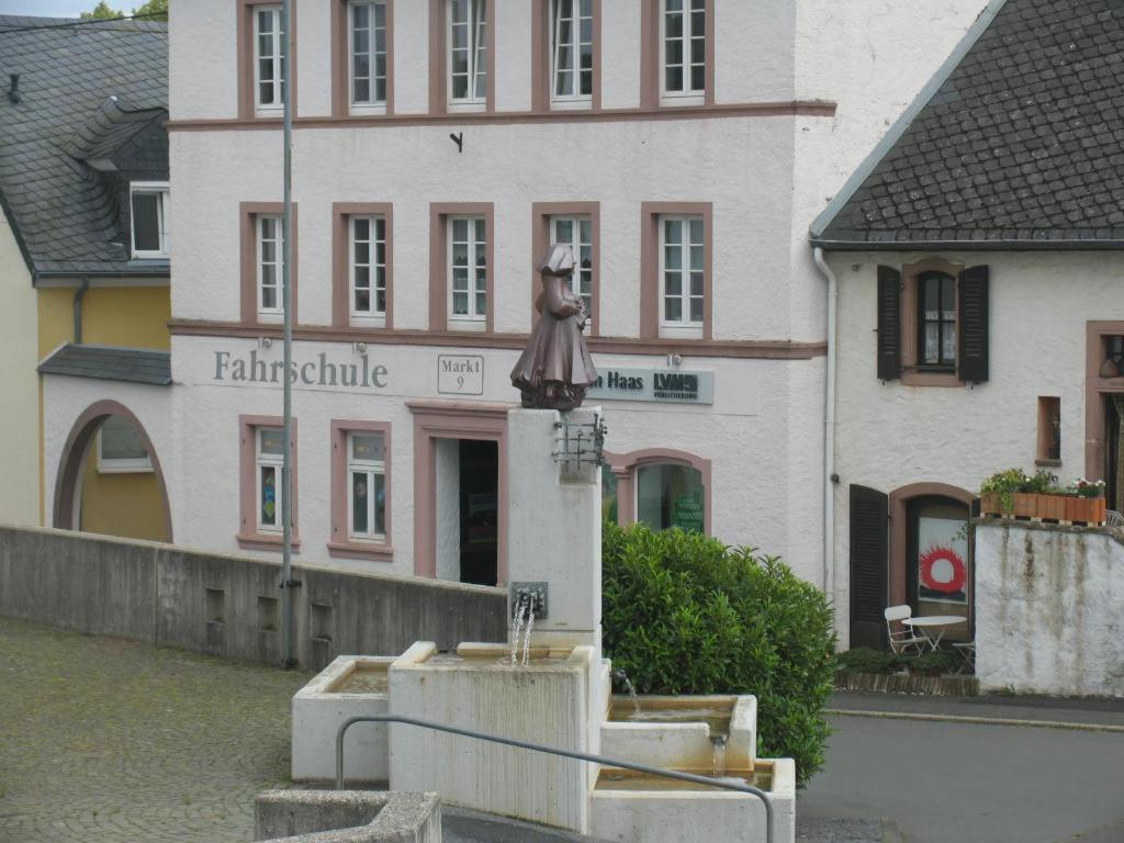 Appartement Um Die Ecke à Manderscheid Extérieur photo