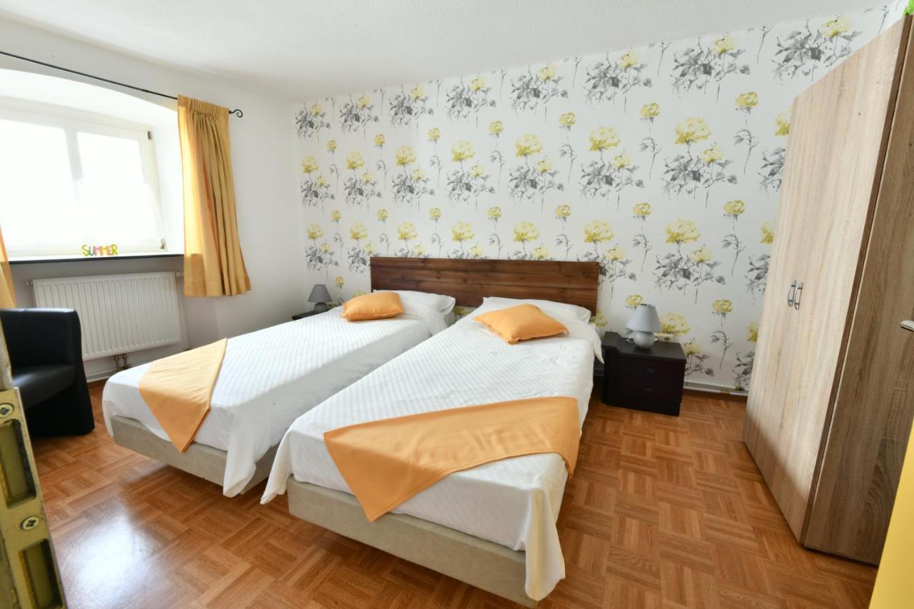 Appartement Um Die Ecke à Manderscheid Extérieur photo